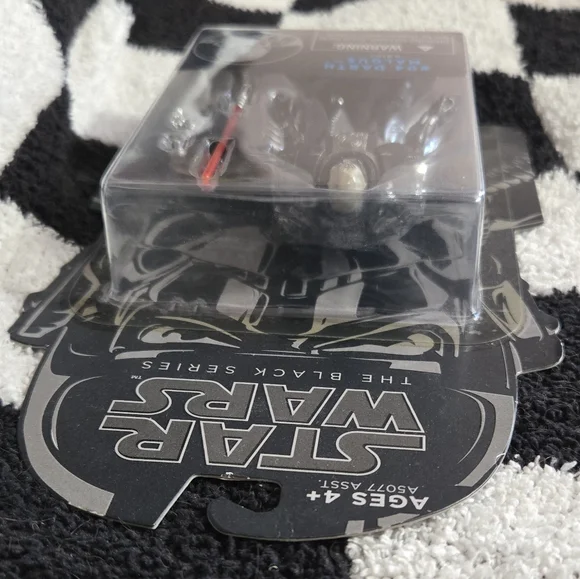 Star Wars # 04 Darth Malgus The Black Series figure in box - Picture 5 of 6